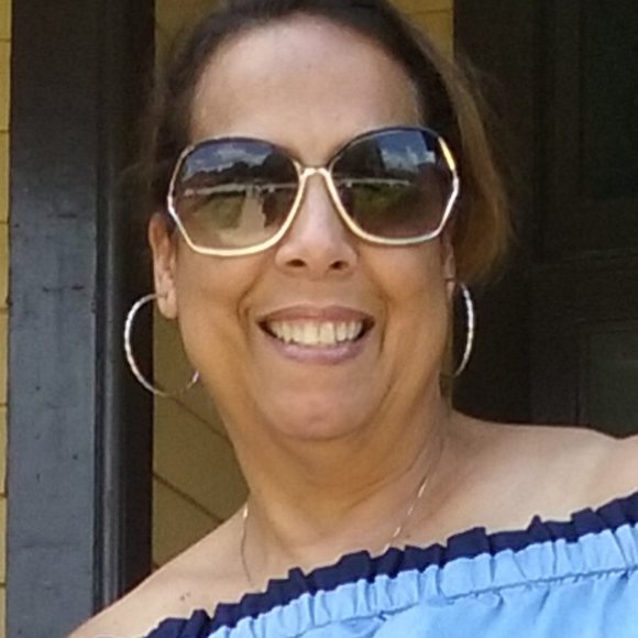 Meet your Posher, Lia - Picture 2 of 2